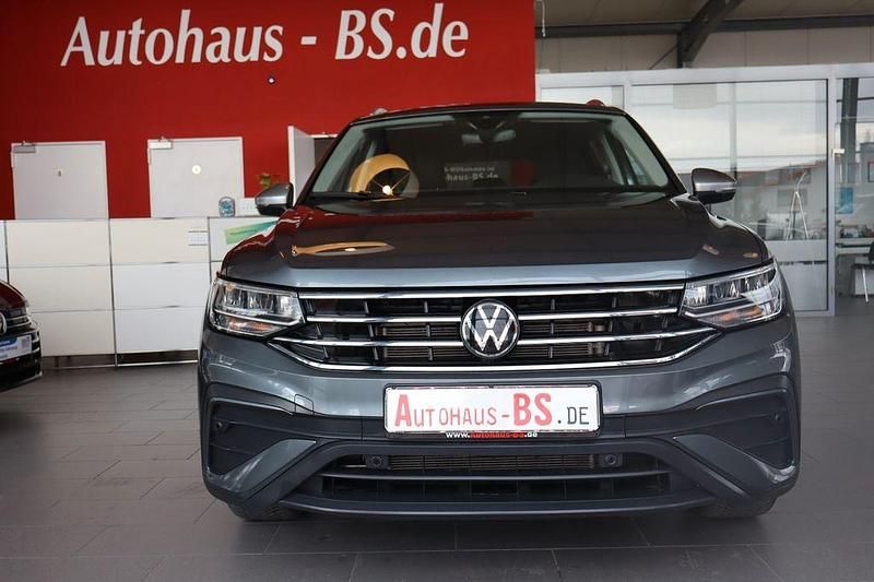 Gebraucht VW Tiguan Allspace 150 PS (110 kW) 2024 Grau SUV