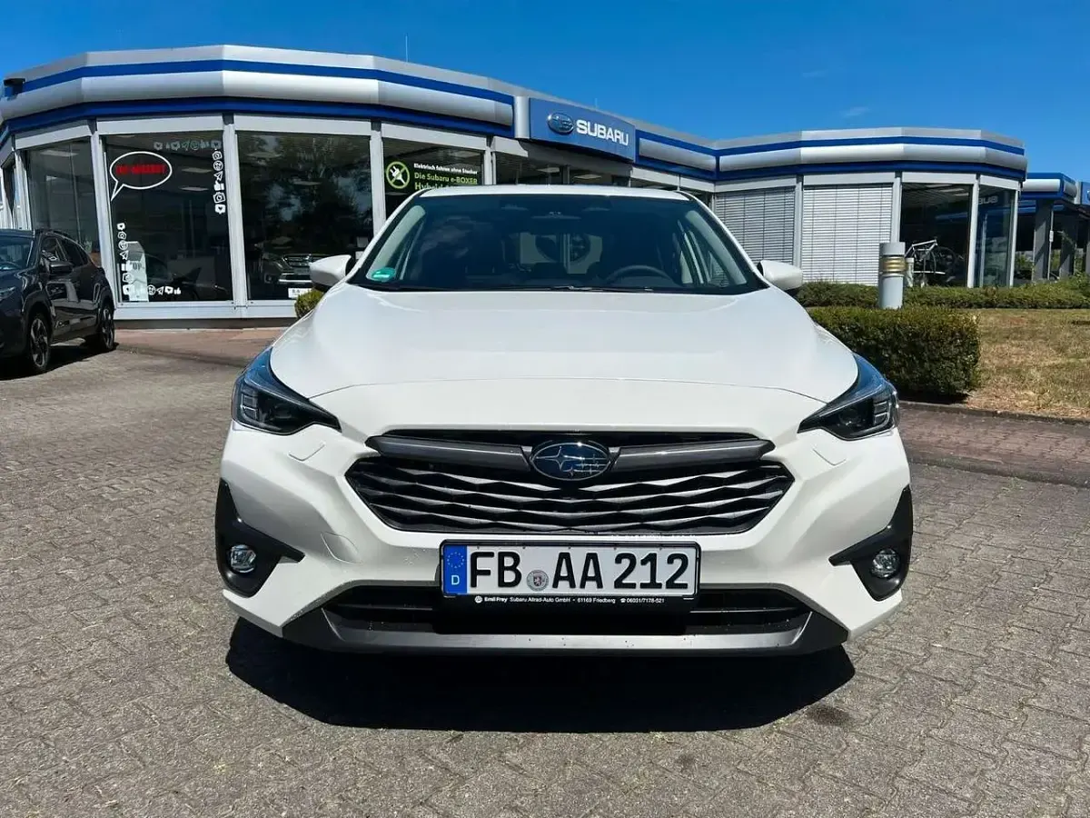 Gebraucht Subaru Impreza Platinum 136 PS (100 kW) 2025 Crystal white pearl Kleinwagen