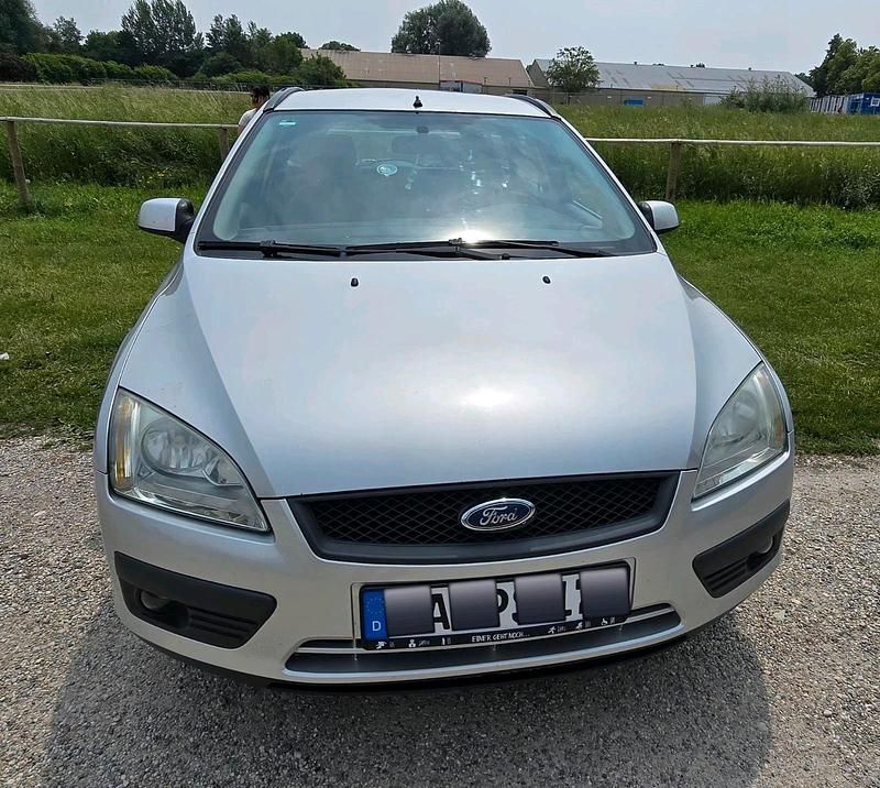 Silber Gebraucht 2007 Ford Focus Kombi | 1.000 € (Guter Preis) - Bild 1/4