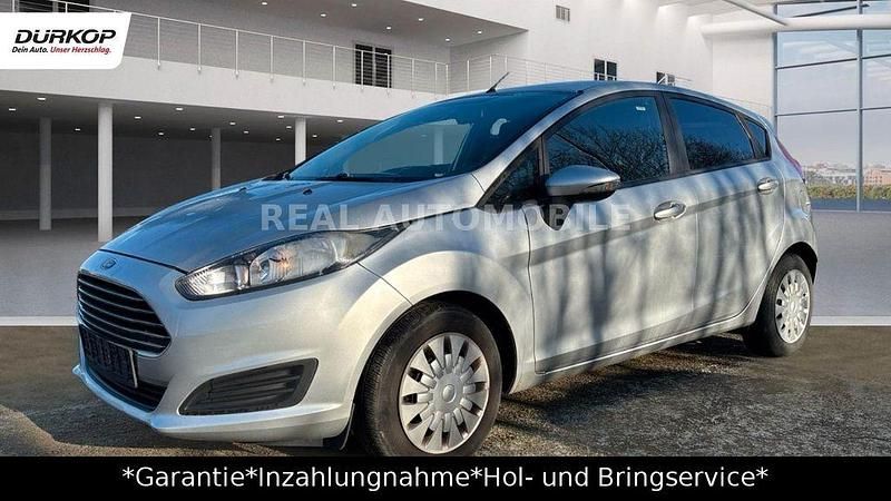 Gebraucht Ford Fiesta 95 PS (69 kW) 2015 Silber Limousine