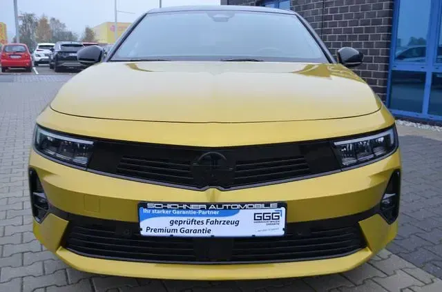 Gebraucht Opel Astra 131 PS (96 kW) 2024 Gelb (lackierung amber yellow/typ auss) Limousine