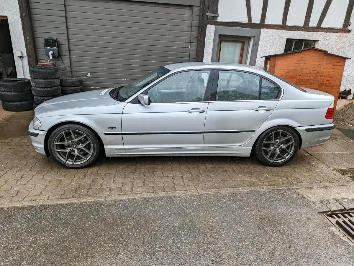Gebraucht BMW 320 150 PS (110 kW) 1998 Silber Limousine