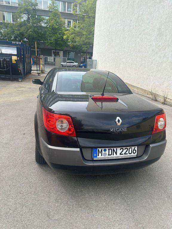 Schwarz Gebraucht 2004 Renault Mégane Cabriolet Authentique Cabrio | 1.700 € (Fairer Preis) - Bild 1/4