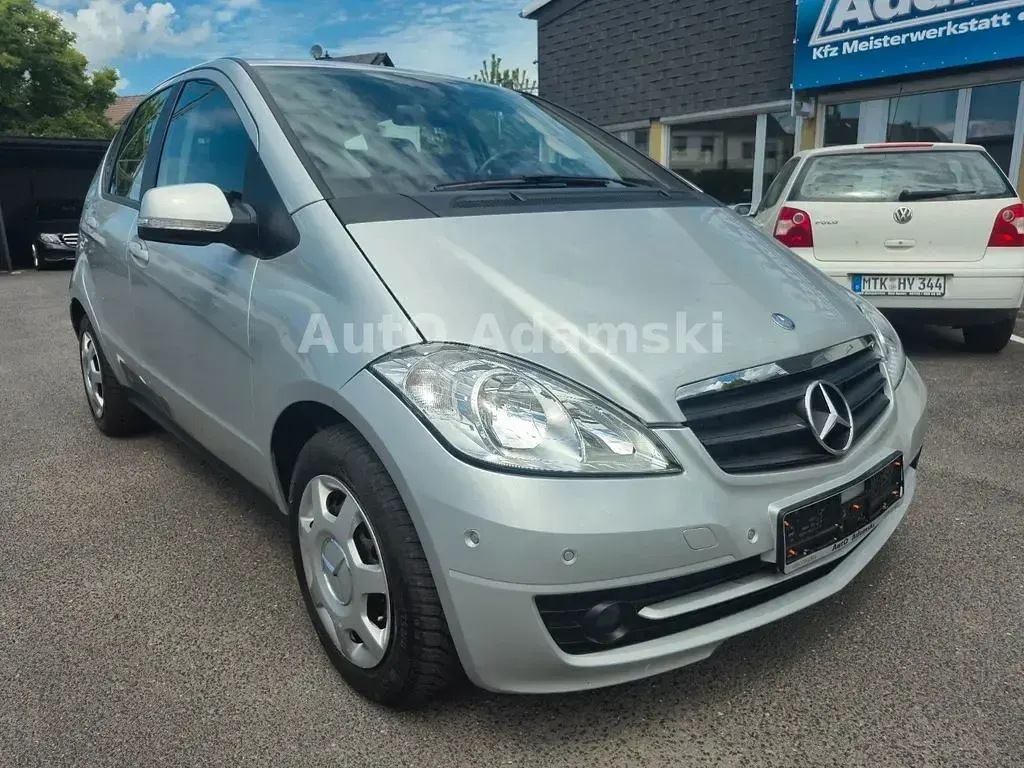 Gebraucht Mercedes A180 116 PS (85 kW) 2010 Silber Van / Kleinbus