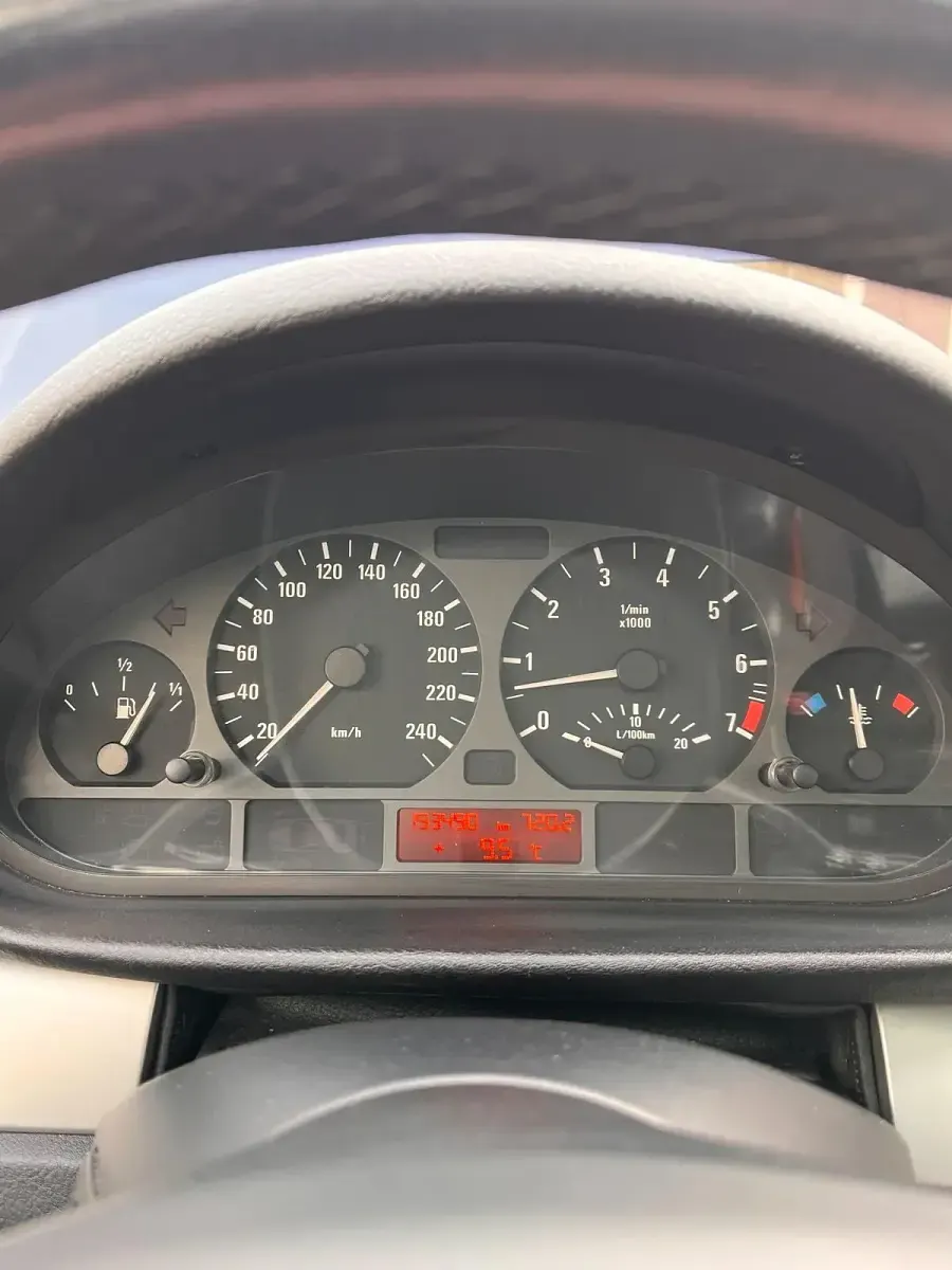 Gebraucht BMW 320 170 PS (125 kW) 2004 Blau Kombi