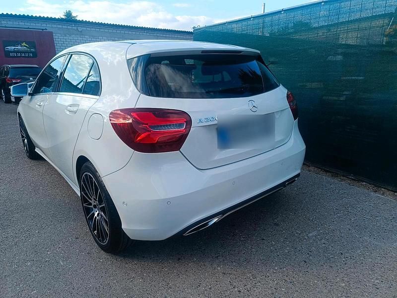 Second-hand Mercedes A200 156 CP (114 kW) 2017 Alb Hatchback