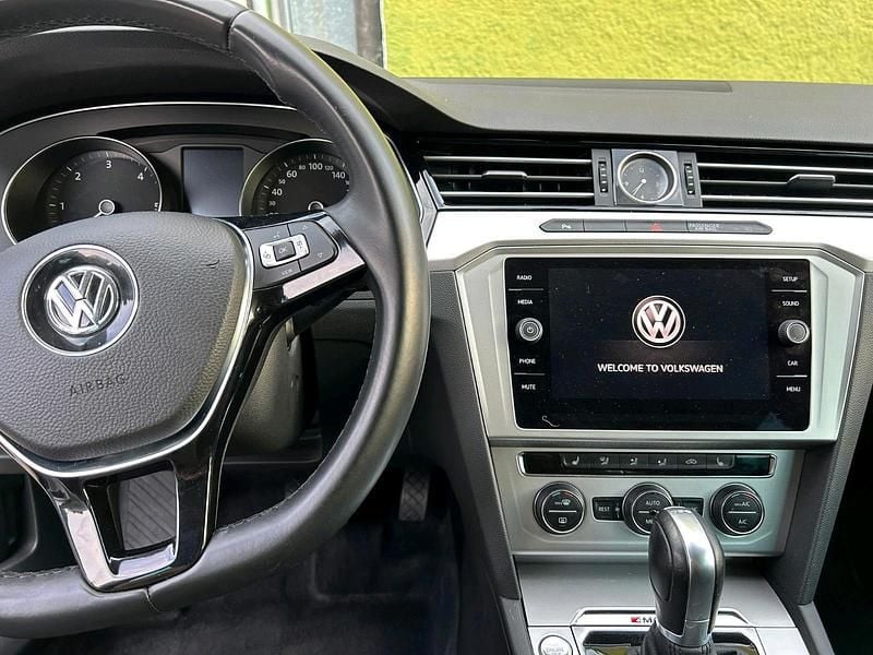 Gebraucht VW Passat 190 PS (139 kW) 2018 Weiß Kombi