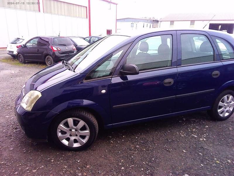 Blau Gebraucht 2009 Opel Meriva Van / Kleinbus | 3.500 € (Etwas zu teuer) - Bild 1/4