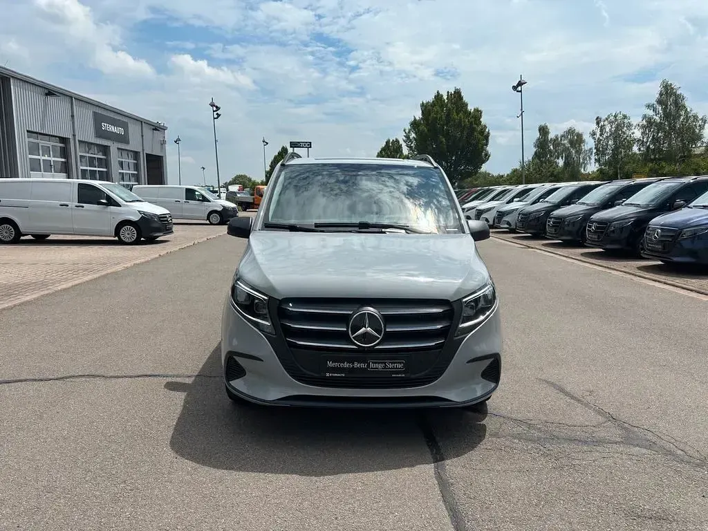 Gebraucht Mercedes Vito 163 PS (119 kW) 2025 Alpingrau Van