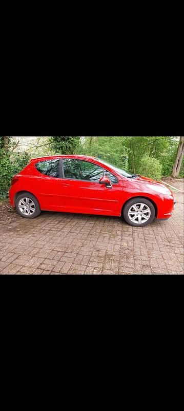 Rot Gebraucht 2008 Peugeot 207 Kleinwagen | 700 € (Superpreis) - Bild 1/4