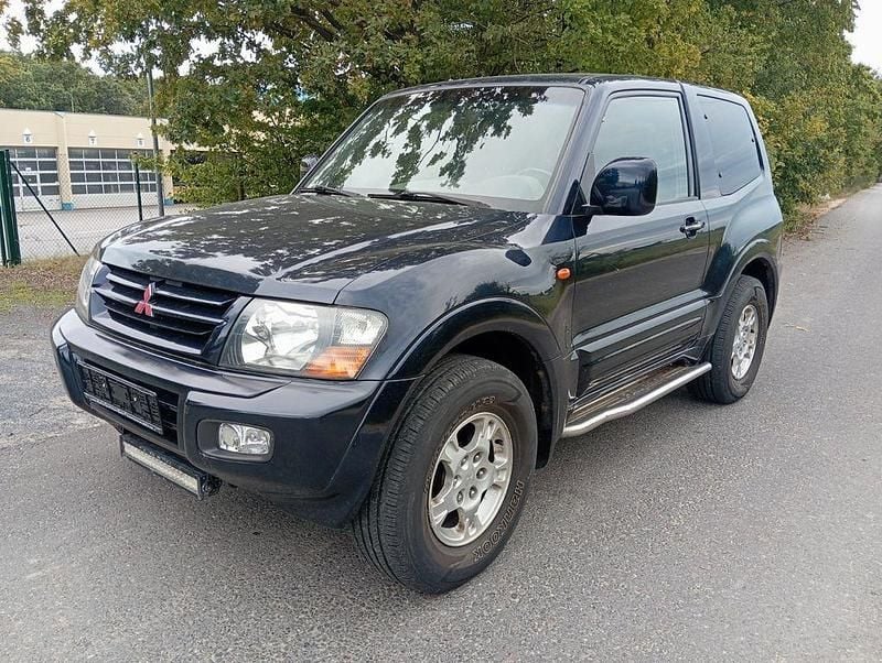 Blau Gebraucht 2001 Mitsubishi Pajero Elegance SUV | 6.499 € (Etwas zu teuer) - Bild 1/4