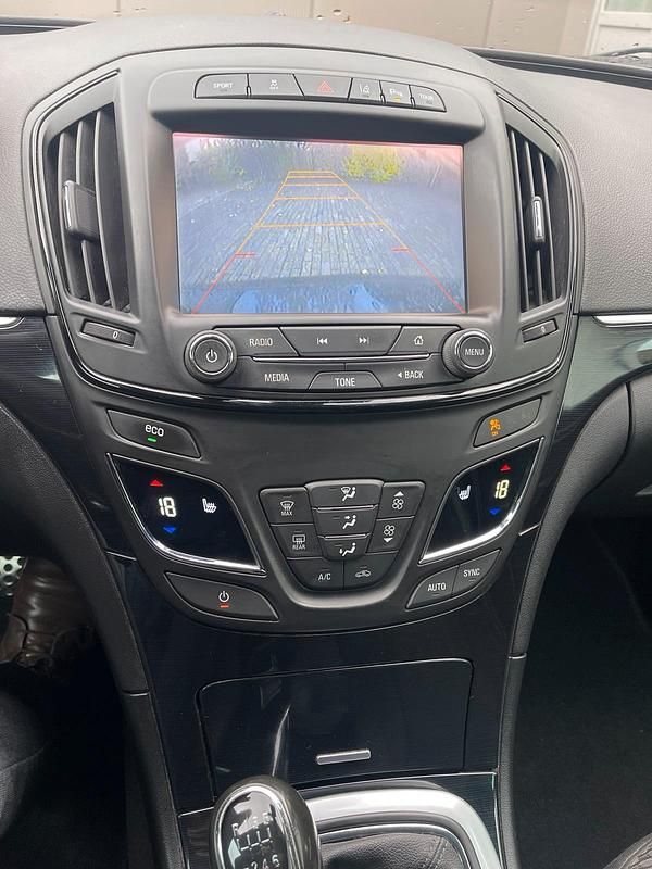 Gebraucht Opel Insignia 180 PS (132 kW) 2015 Schwarz Kombi