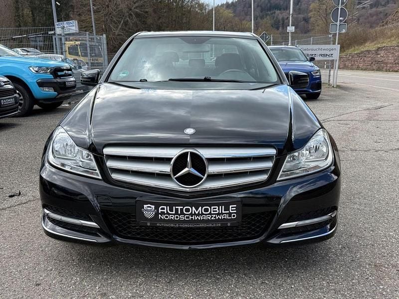 Gebraucht Mercedes C200 184 PS (135 kW) 2012 Schwarz Limousine