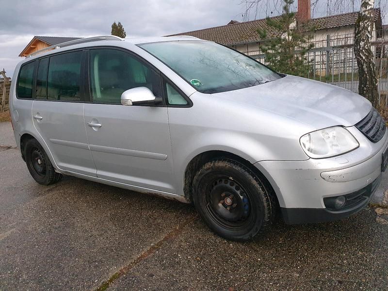 Silber Gebraucht 2004 VW Touran Van / Kleinbus | 950 € (Superpreis) - Bild 1/4