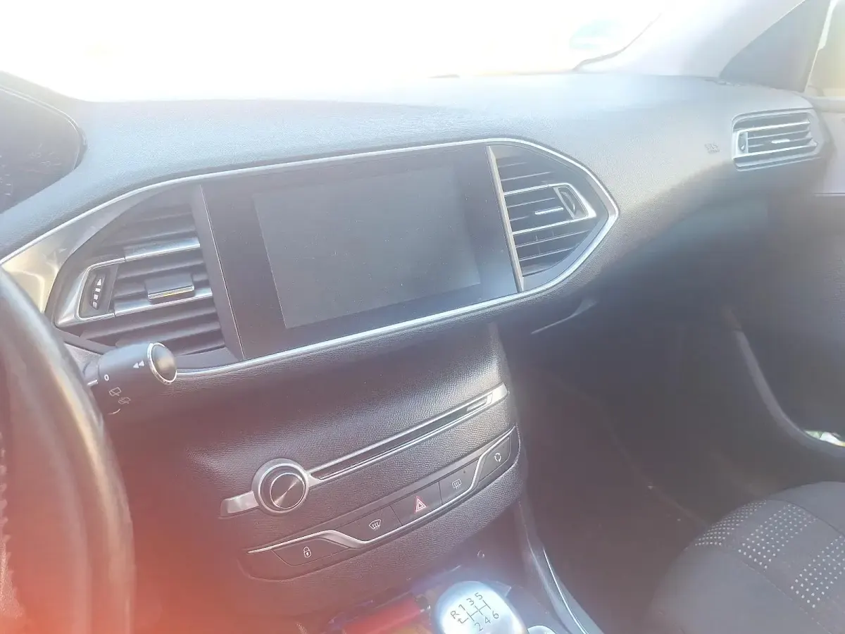 Gebraucht Peugeot 308 150 PS (110 kW) 2015 Weiß Kombi