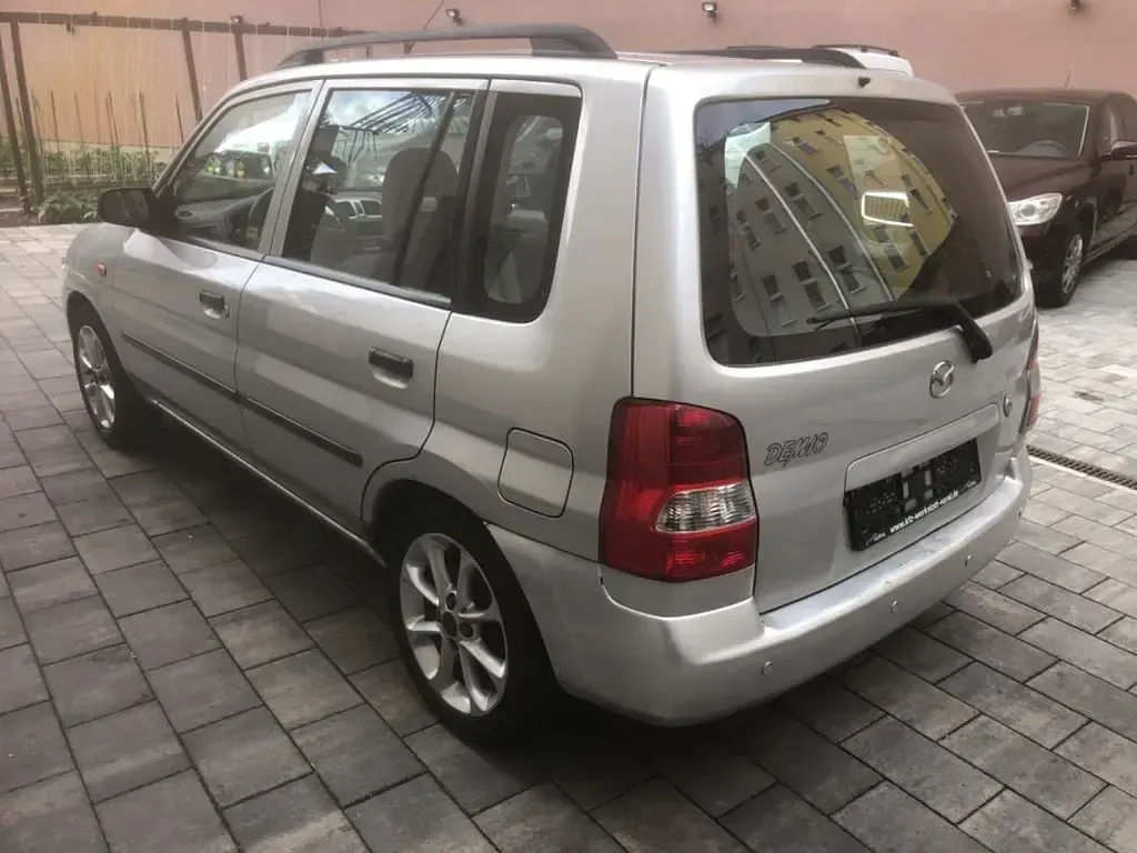 Gebraucht Mazda Demio 75 PS (55 kW) 2000 Silber Kleinwagen