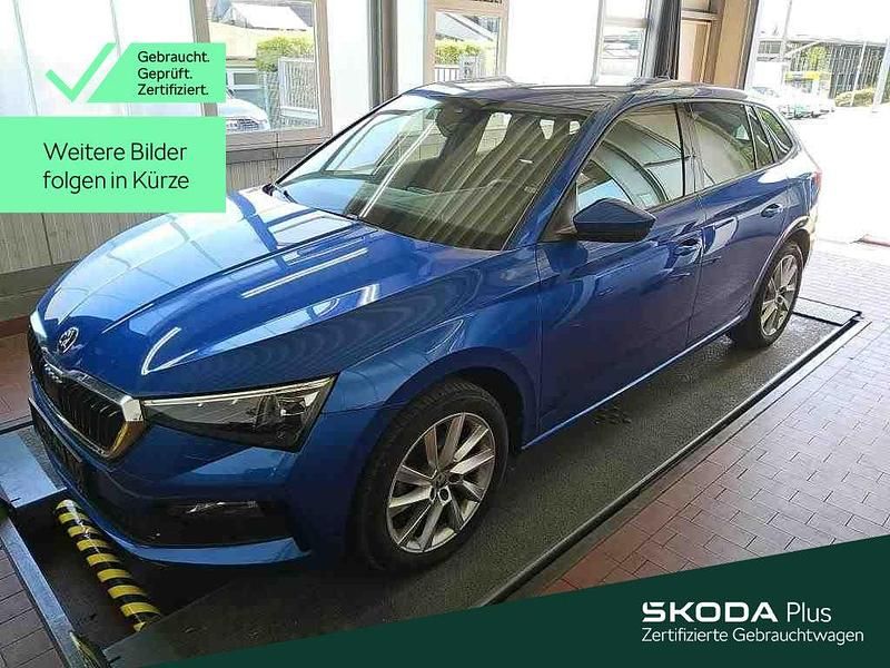 Blau Gebraucht 2022 Skoda Scala Kleinwagen | 23.449 € (Fairer Preis) - Bild 1/4