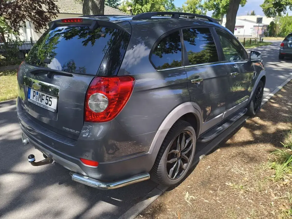 Gebraucht Chevrolet Captiva LT 150 PS (110 kW) 2010 Taubengrau SUV
