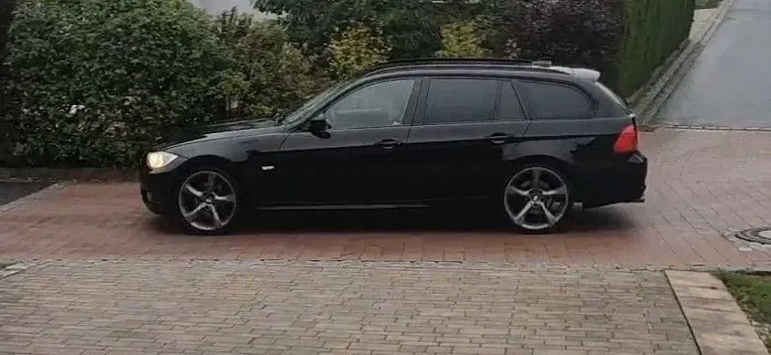 Gebraucht BMW 320 Performance 184 PS (135 kW) 2011 Schwarz Kombi