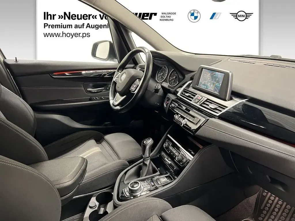 Gebraucht BMW 218 Gran Tourer Efficient Dynamics 150 PS (110 kW) 2016 Silber Van / Kleinbus