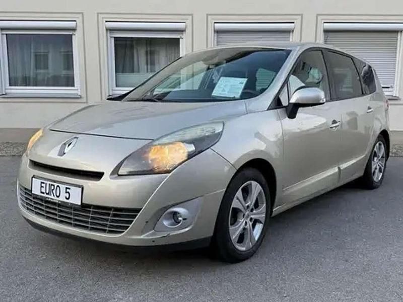 Beige Gebraucht 2012 Renault Scénic III Dynamique Van / Kleinbus | 4.600 € (Fairer Preis) - Bild 1/4