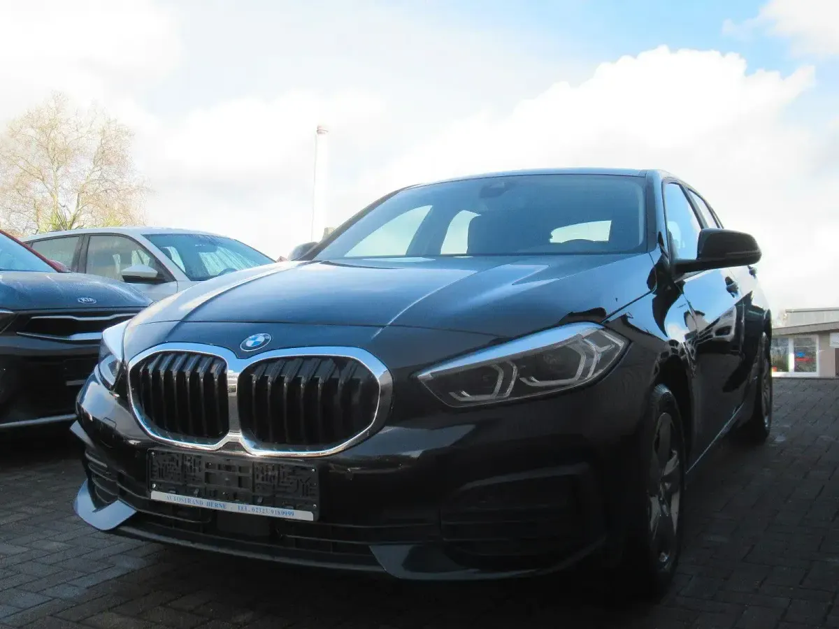 Usado BMW 118 Advantage 136 CV (100 kW) 2022 Negro Utilitario