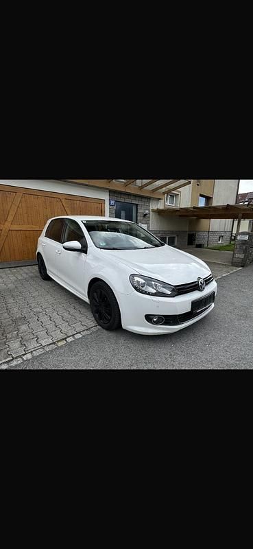 Gebraucht VW Golf VI 86 PS (63 kW) 2011 Weiß Kleinwagen