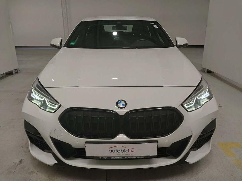 Weiß Gebraucht 2020 BMW 218 M Sport Coupé | 23.480 € (Fairer Preis) - Bild 1/4