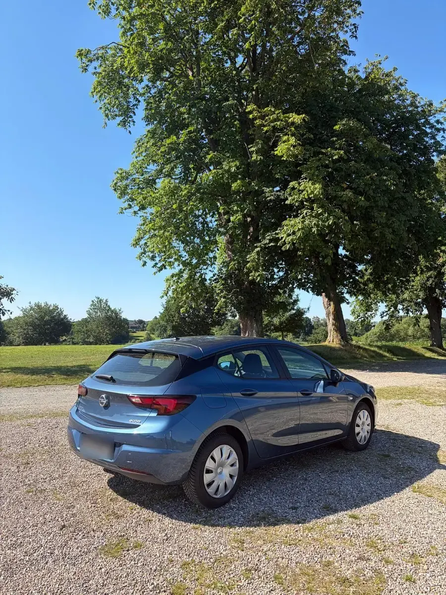 Gebraucht Opel Astra 101 PS (74 kW) 2016 Blau Limousine