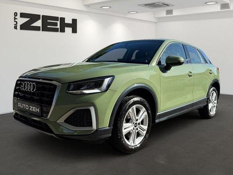 Apfelgrün (metallic) Gebraucht 2023 Audi Q2 Advanced SUV | 31.450 € (Fairer Preis) - Bild 1/4