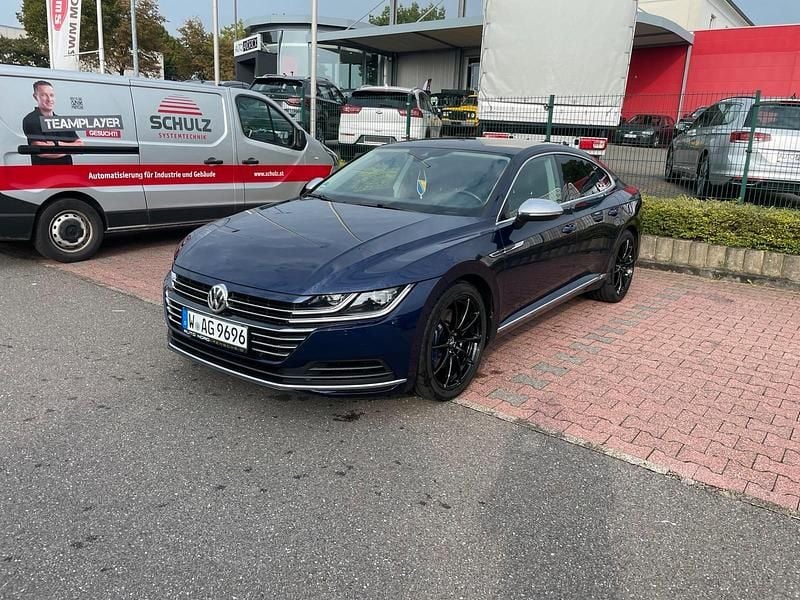 Blau Gebraucht 2017 VW Arteon Limousine | 21.000 € (Guter Preis) - Bild 1/4