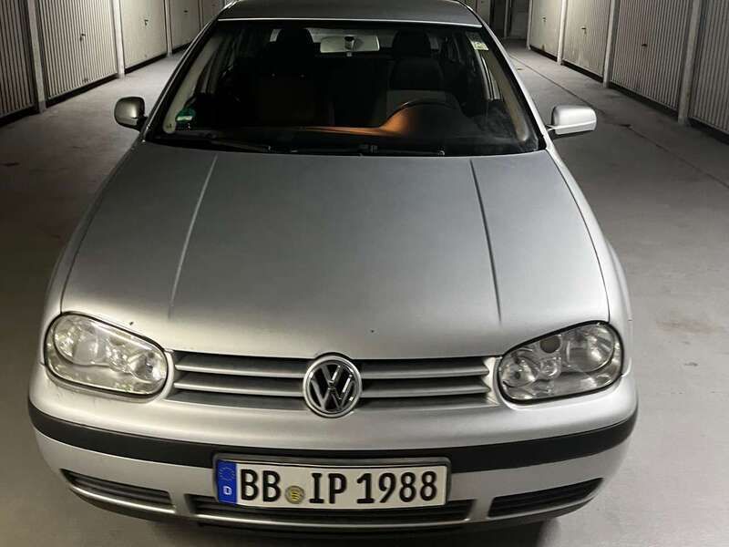 Silber Gebraucht 2003 VW Golf IV Edition Limousine | 2.400 € (Fairer Preis) - Bild 1/4