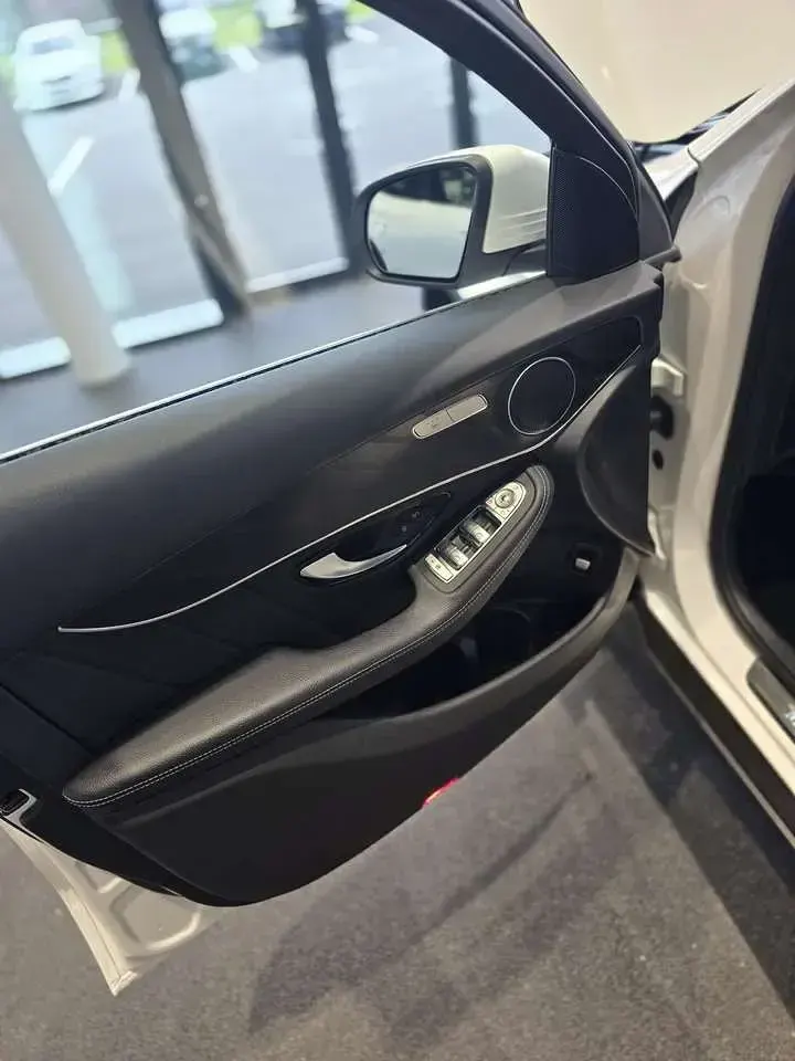 Gebraucht Mercedes GLC300 AMG line 245 PS (180 kW) 2020 Weiß SUV