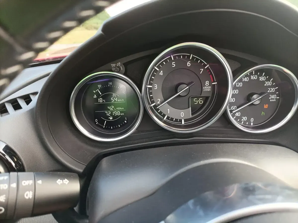 Gebraucht Mazda MX5 Edition 132 PS (97 kW) 2020 Rot Cabrio