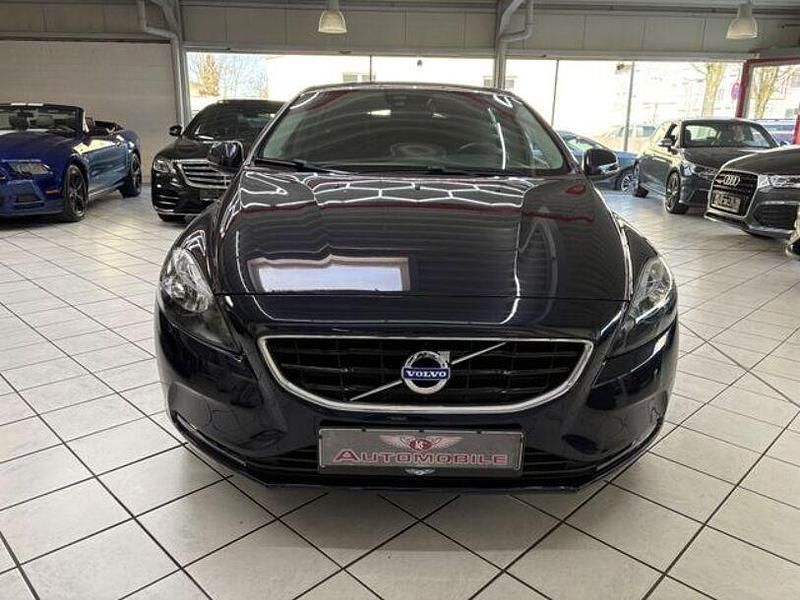Gebraucht Volvo V40 You! 122 PS (89 kW) 2015 Blau Limousine