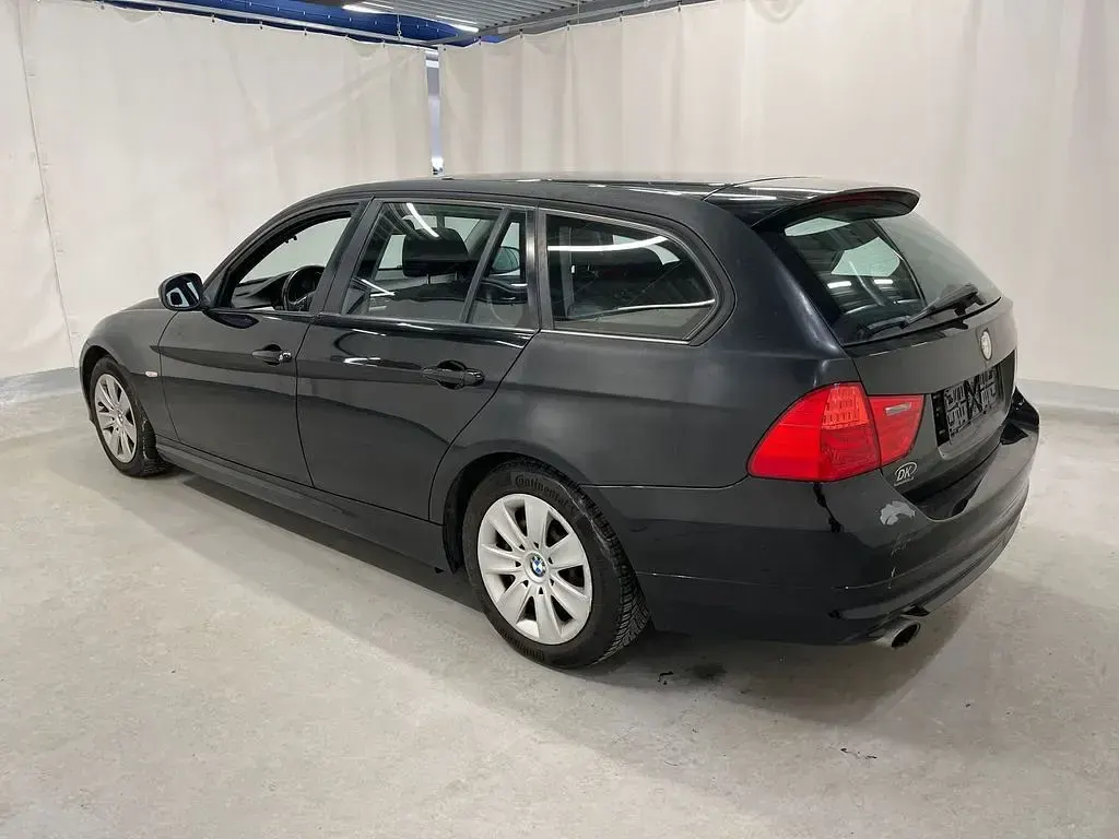 Gebraucht BMW 318 143 PS (105 kW) 2008 Schwarz Kombi