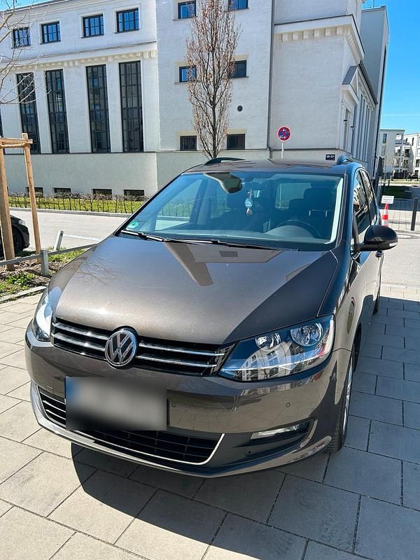 Second-hand VW Sharan Comfortline 150 CP (110 kW) 2018 Maro Monovolum