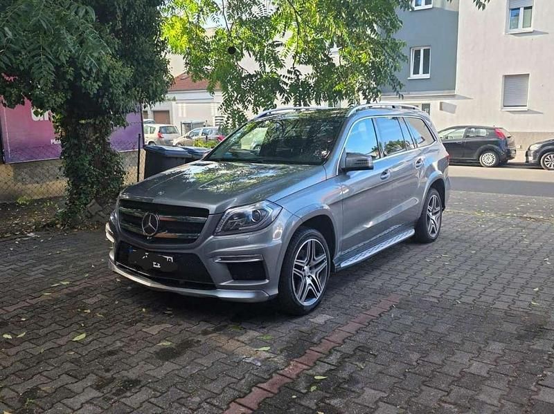 Grau Gebraucht 2016 Mercedes GL350 SUV | 24.999 € (Fairer Preis) - Bild 1/4