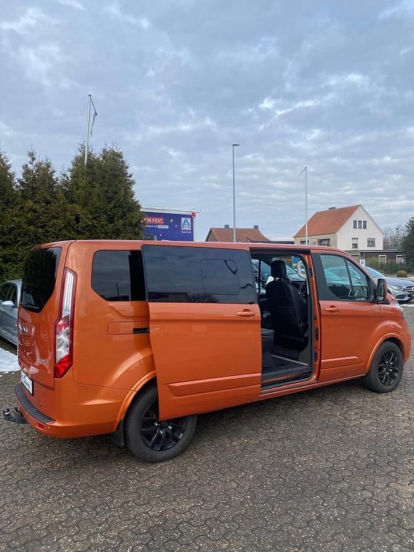 Gebraucht Ford Transit Custom 170 PS (125 kW) 2018 Orange Van / Kleinbus