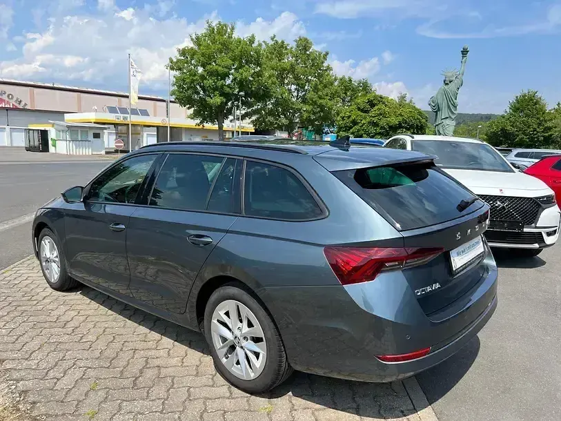 Gebraucht Skoda Octavia Style 150 PS (110 kW) 2021 Grau Limousine