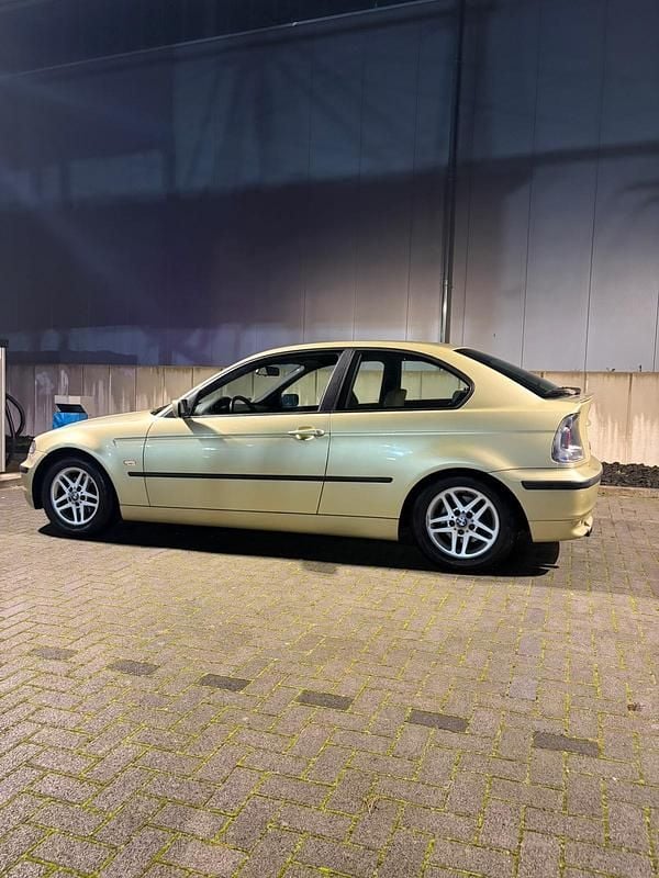 Gebraucht BMW 316 115 PS (84 kW) 2001 Kleinwagen