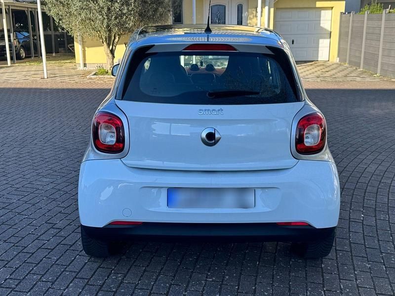 Second-hand Smart ForFour 71 CP (52 kW) 2015 Alb Hatchback