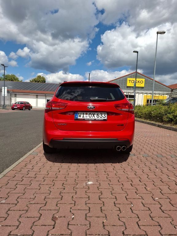 Rot Gebraucht 2016 Kia Ceed Sportswagon GT-Line Kombi | 9.700 € (Fairer Preis) - Bild 1/4