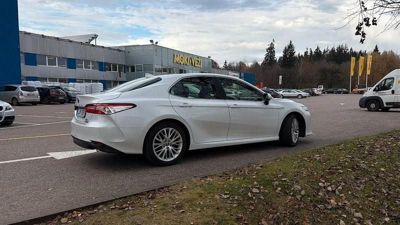 Gebraucht Toyota Camry Luxury 218 PS (160 kW) 2020 Weiß Limousine