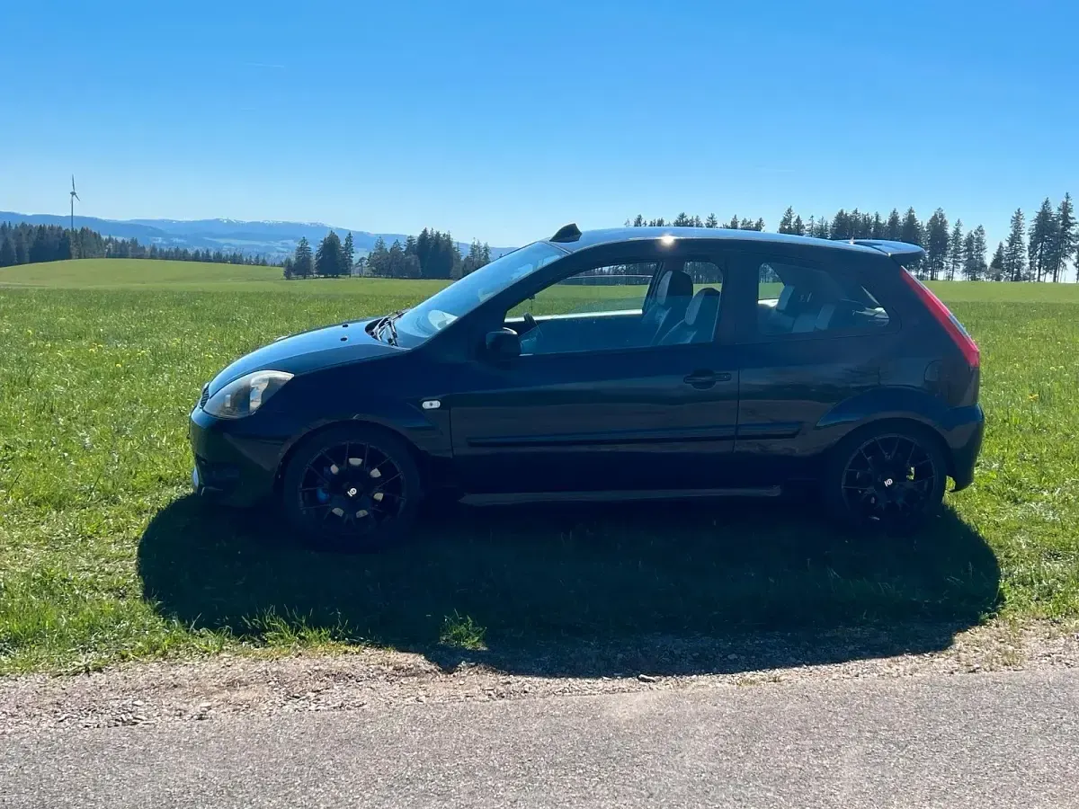 Gebraucht Ford Fiesta ST 150 PS (110 kW) 2005 Schwarz Kleinwagen