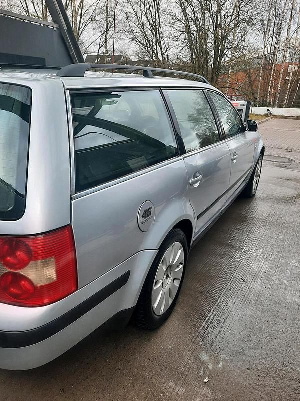 Gebraucht VW Passat 115 PS (84 kW) 2003 Silber Kombi