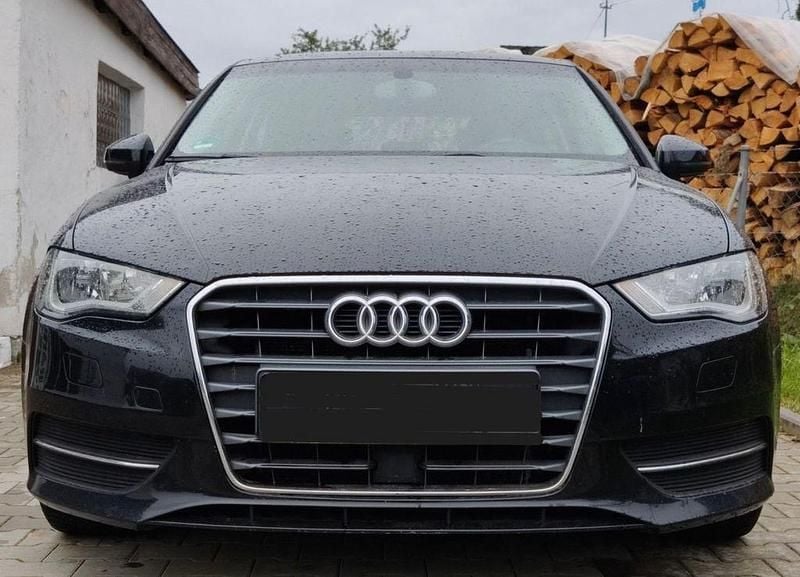 Schwarz Gebraucht 2014 Audi A3 Attraction Limousine | 8.200 € (Fairer Preis) - Bild 1/4