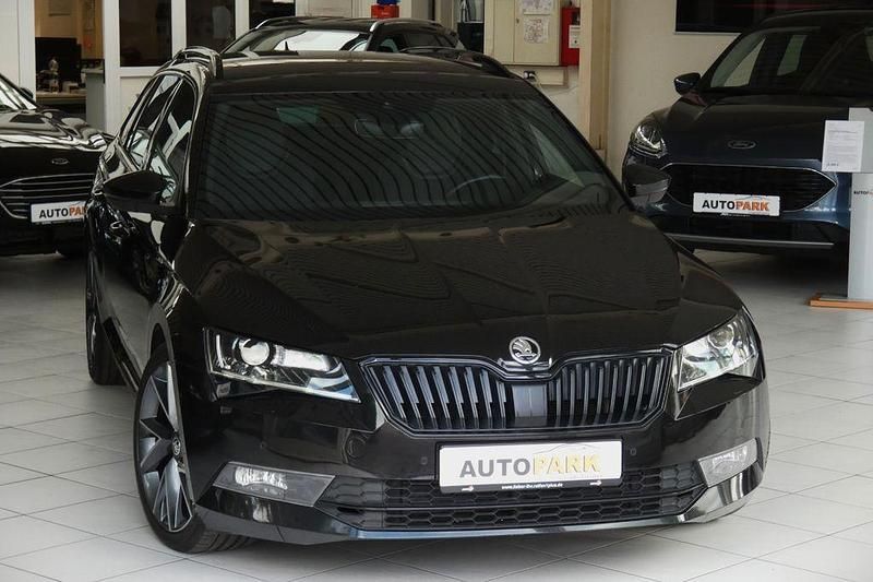 Schwarz Gebraucht 2019 Skoda Superb SportLine Kombi | 16.990 € (Superpreis) - Bild 1/4
