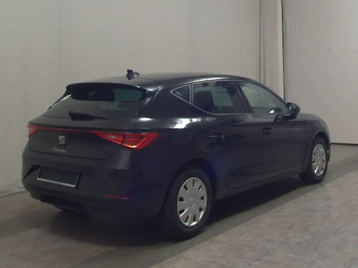 Gebraucht Seat Leon Reference 116 PS (85 kW) 2021 Schwarz Limousine