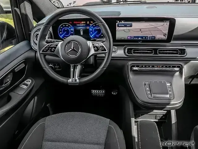 Gebraucht Mercedes EQV300 150 kW (204 PS) 2025 Weiß Van / Kleinbus
